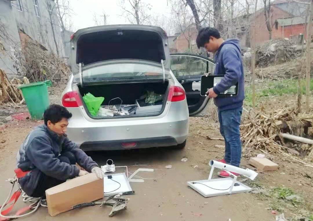 监控杆价值在热心村民的副部下，平舆县境内的这个乡村终于实现了路灯全困绕